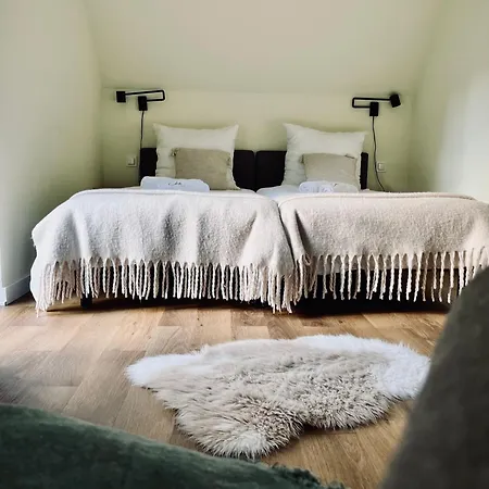 Eko Zakatek Alpehytte Ostre